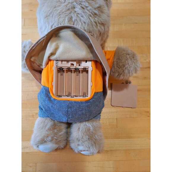 Teddy Ruxpin 2017 Animated Storytelling Bear Bluetooth LCD Eyes Tested Works - Picture 8 of 11